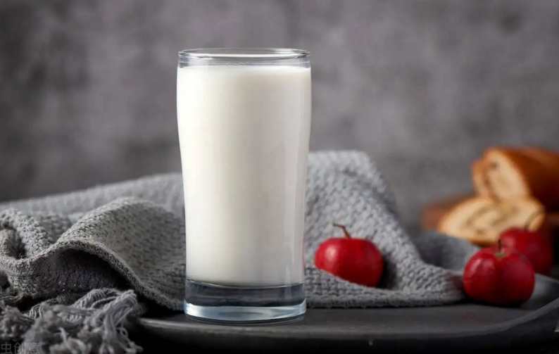 高血压病人喝奶好吗？乳来源的降压肽